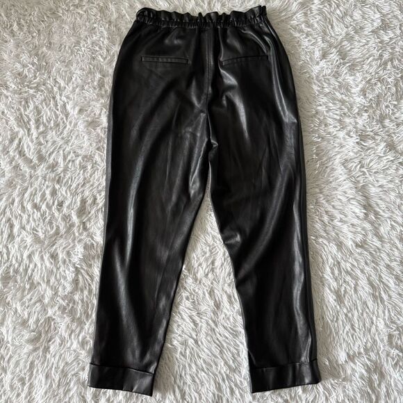 Alice + Olivia Black Faux Leather Ankle Crop Pants with Paper Bag Waist Size M - Picture 4 of 9